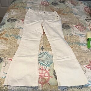 Women’s White Flare Jeans — Classic High-Rise Flared Leg